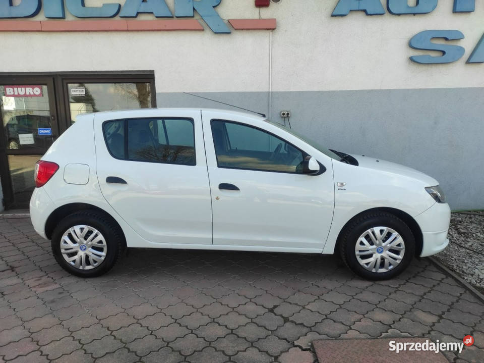 Dacia Sandero krajowy niski przebieg orgradio Sandero sprzedam