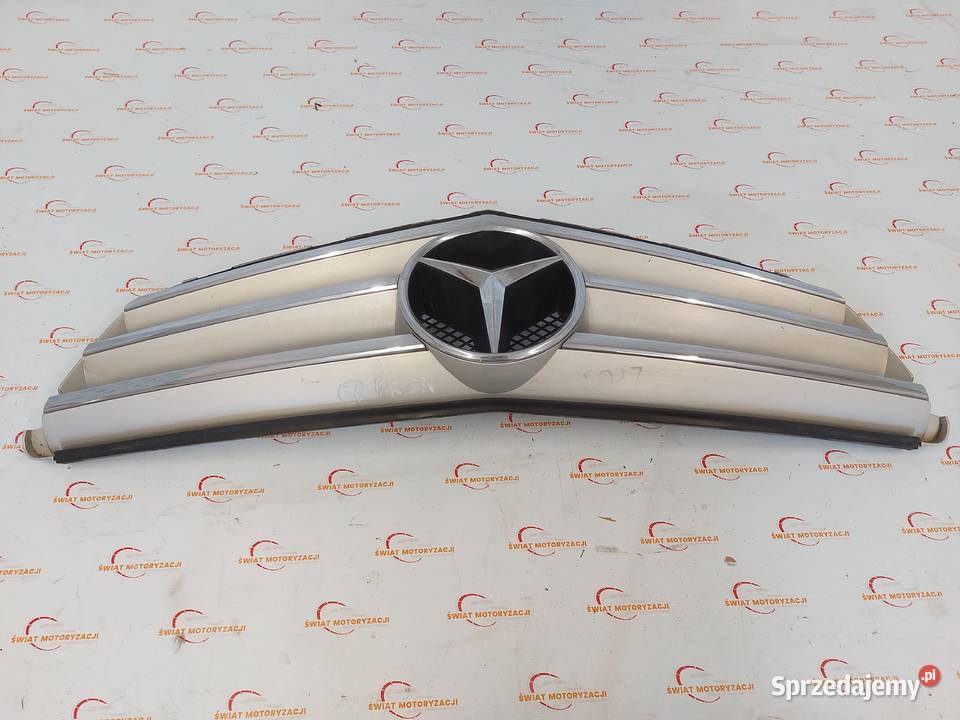 MERCEDES CKLASA W204 grill atrapa Atrapy Kielce sprzedam
