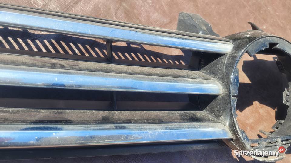 VW TOURAN II 15 ATRAPA GRILL 5TA853653B 4073