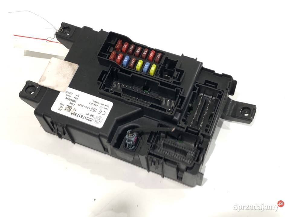 SKRZYNKA BEZPIECZNIKÓW FIAT GRANDE PUNTO
