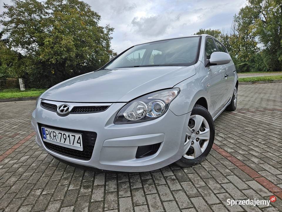 Hyundai i30 benzyna klimatyzacja 5 drzwi kurtyny powietrzne sprzedam