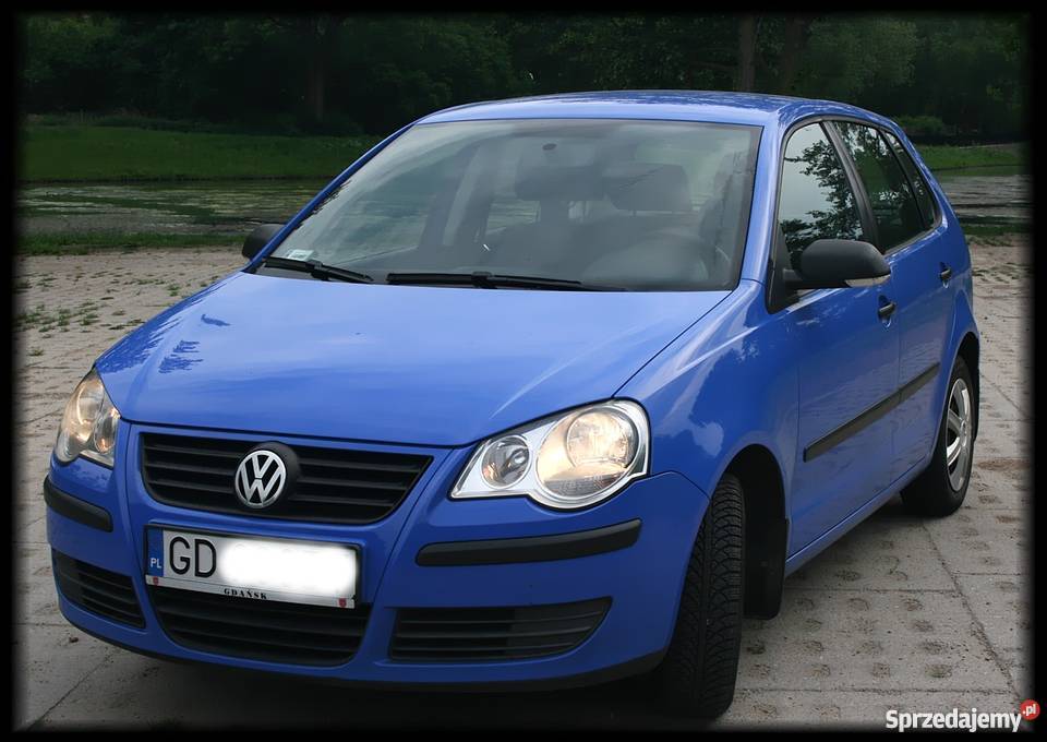 Niebieskie Polo autoalarm Gdańsk