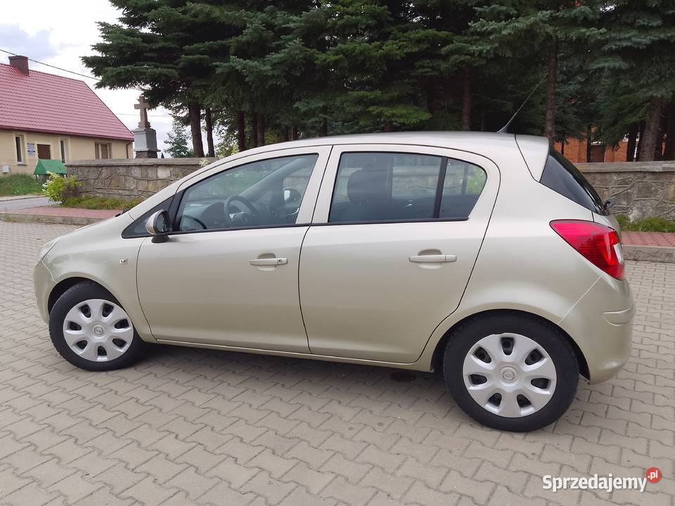 Opel Corsa D 2008r 12 Benzyna Niski przebieg 97 immobilizer Radom