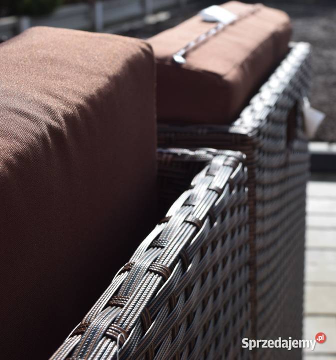 ogród zestaw tulipan 8 osob 4 foteli 4 puf brąz beże i brązy  Bosutów sprzedam