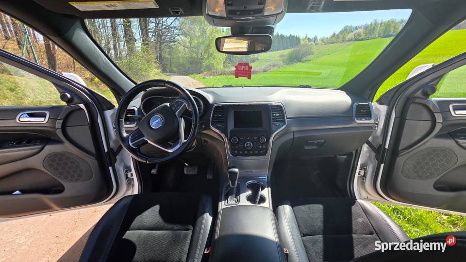 Jeep Grand Cherokee 36 Laredo V6 Pentastar 286 kamera cofania