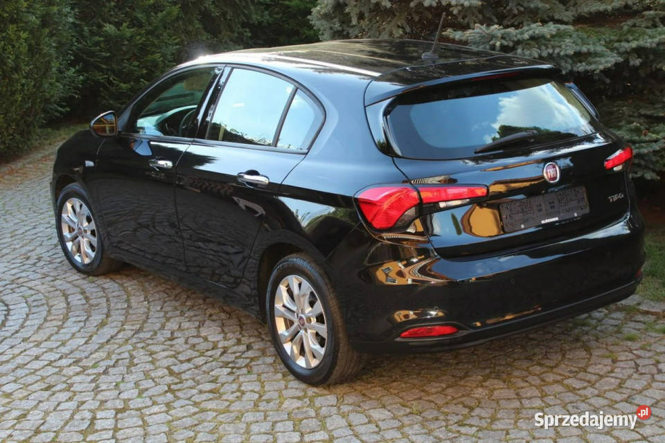Fiat Tipo Lounge Lift 14 Benzyna 117 II 2016 Rok produkcji 2017 Lubań sprzedam