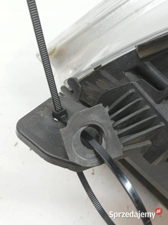 LAMPA PRZÓD PRAWA EUROPA 9808572580 Peugeot Rok produkcji 2018