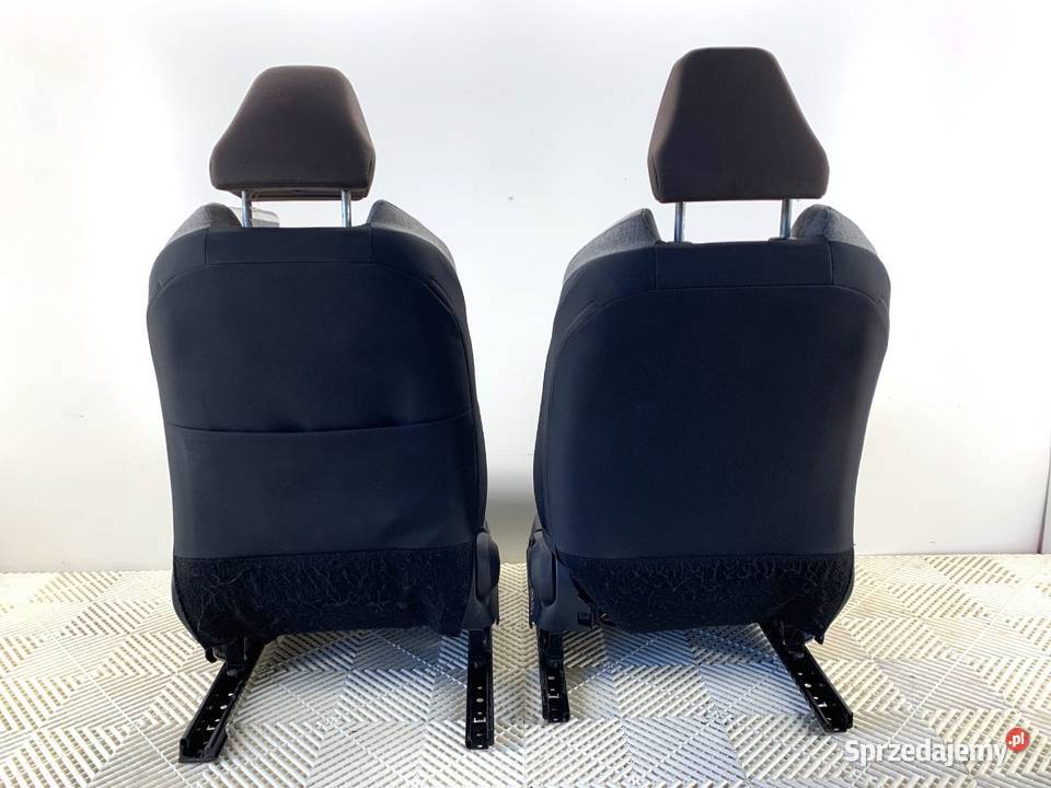 FOTELE KANAPA KOMPLET TOYOTA COROLLA E21 Kombi osobowe Fotele i kanapy