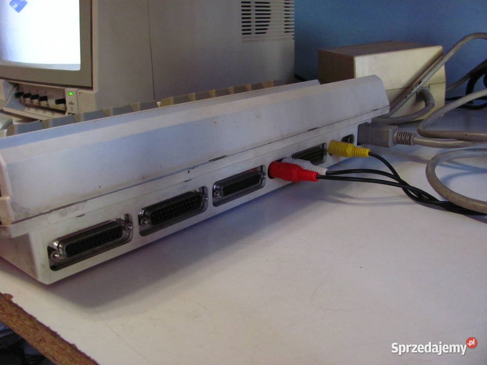 Komputer Amiga 600 z zasilaczem Łódź sprzedam