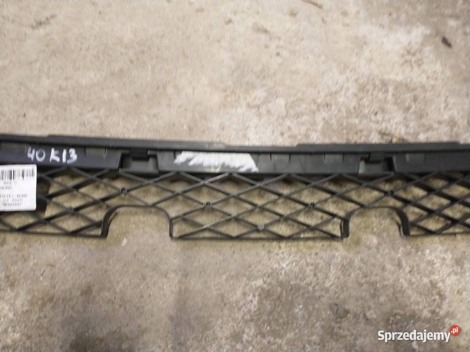 Ślizg środkowy zderzaka tył VW Passat B7 Kombi zderzaki Części samochodowe Nowy Sącz