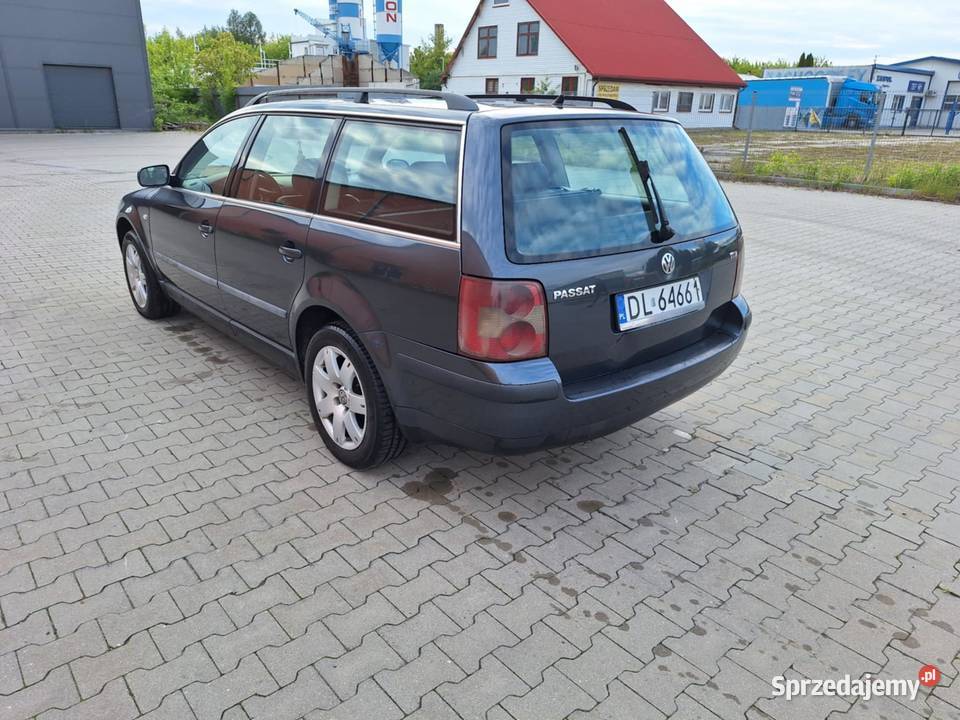 Passat b5 FL 19 TDI 130 6 skrzynia skóry 2002 Rok produkcji 2002 Zamość sprzedam