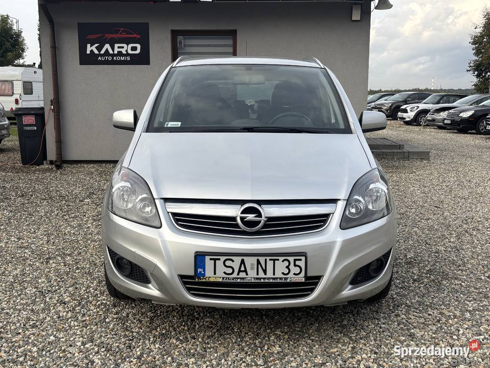 Opel Zafira Samochody osobowe