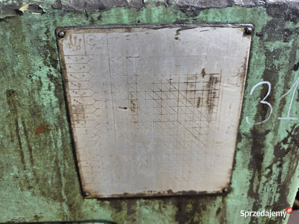 Tokarka uniwersalna PORĘBA TR90 31 Rok produkcji 1949 Salnia