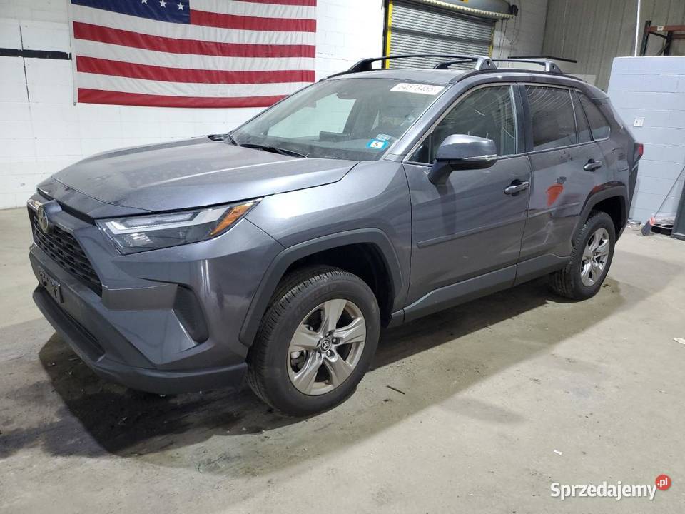 2025 TOYOTA RAV4 XLE 4/5