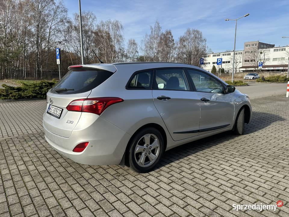 Hyundai i30 14 CRDi 90 2013 Oszczędny Rok produkcji 2013 i30 łódzkie Łódź