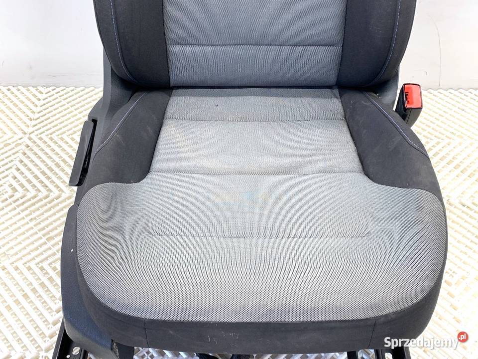 FOTEL PRAWY PRZÓD VW GOLF VII Hatchback
