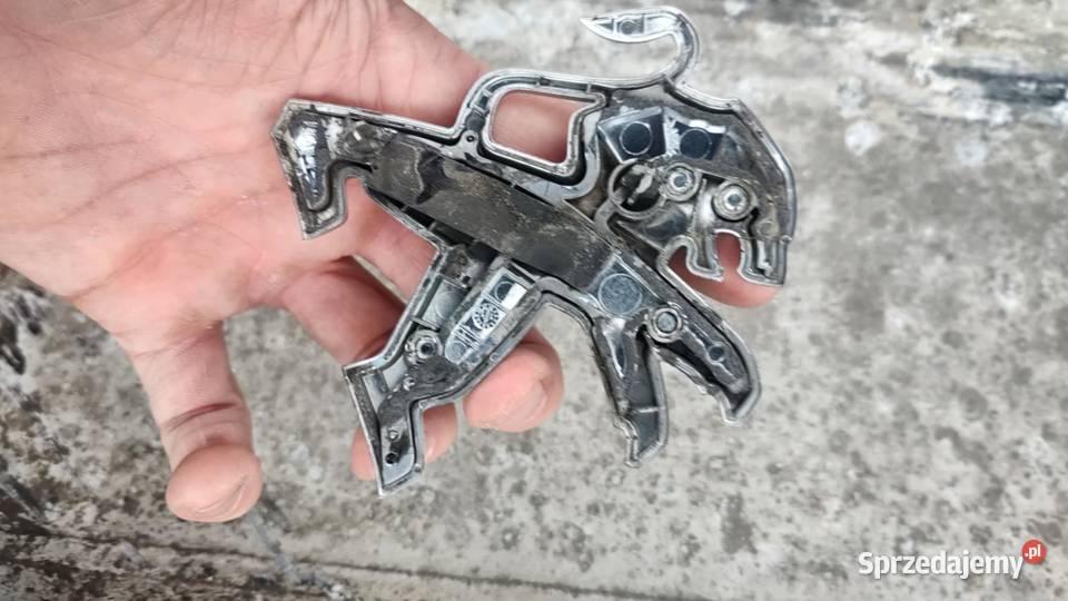 Znaczek logo emblemat maski Peugeot 508 wielkopolskie Książ Wielkopolski