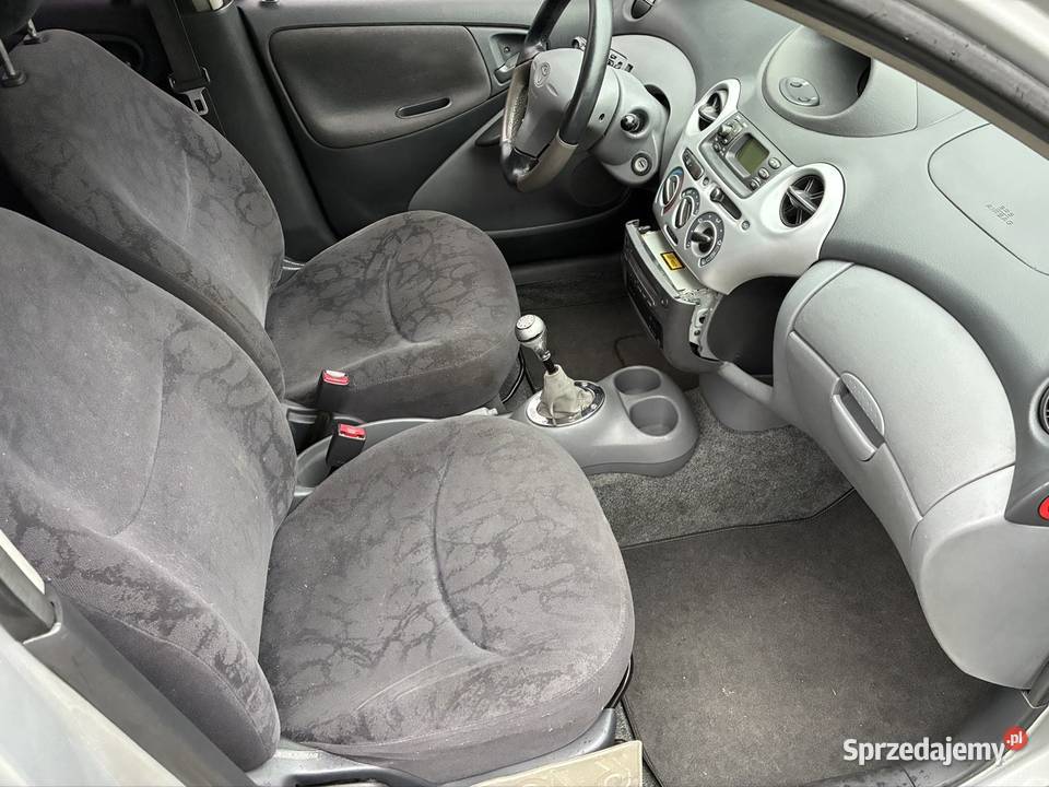 Toyota Yaris 13 VVTi 2001 kolizji w tył uszkodzony wielkopolskie Kłodawa