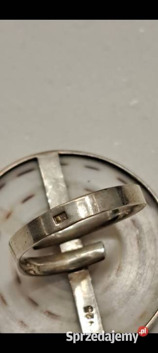 Pierścionek srebrny z muszlą Radom