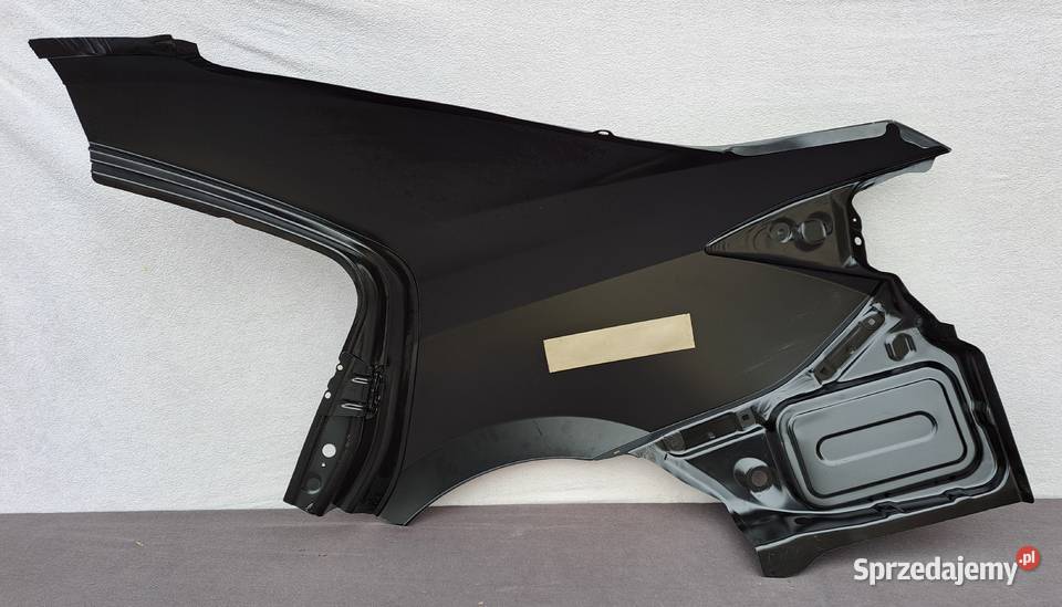 Błotnik tylny prawy Toyota Corolla E16 Sedan Mielęcin