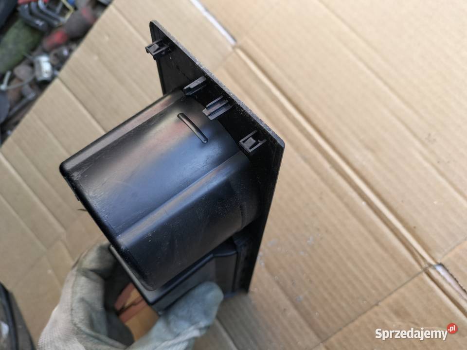 FORD MONDEO MK3 POPIELNICZKA ZAPALNICZKA GNIAZDO Popielniczki