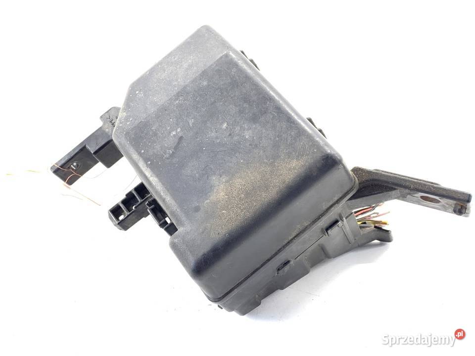 SKRZYNKA BEZPIECZNIKÓW SUZUKI SWIFT III osobowe