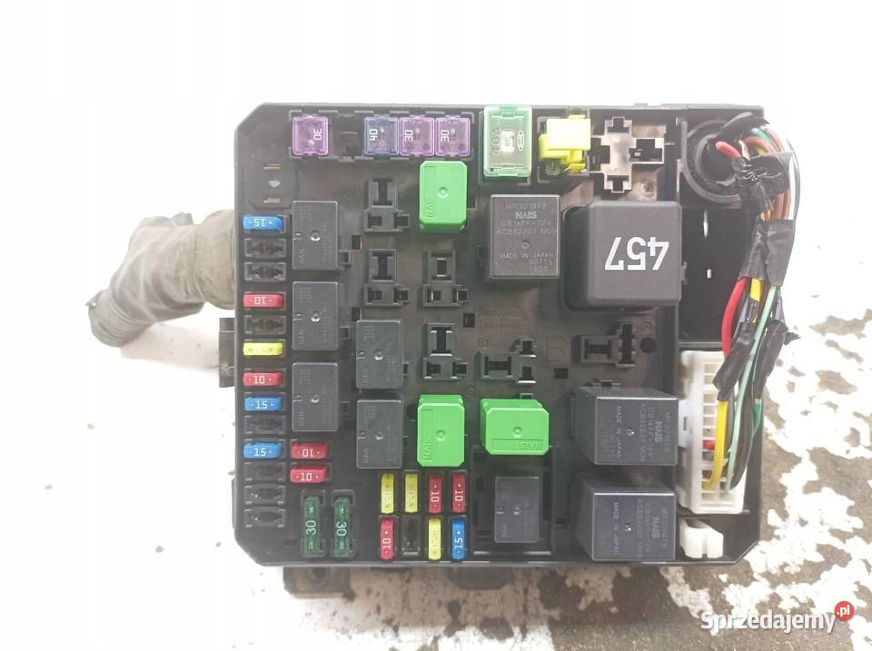 SKRZYNKA BEZPIECZNIKÓW 20 D 140 Mitsubishi osobowe