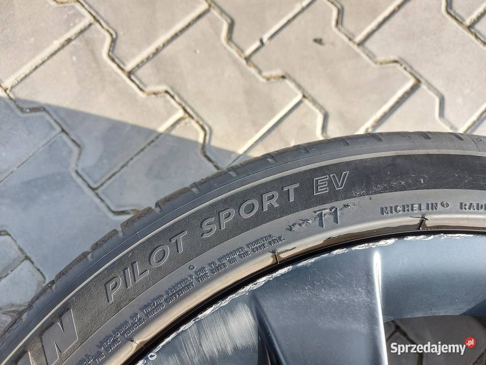 TESLA MODEL Y 2022r FELGA KOŁO OPONA MICHELIN 20