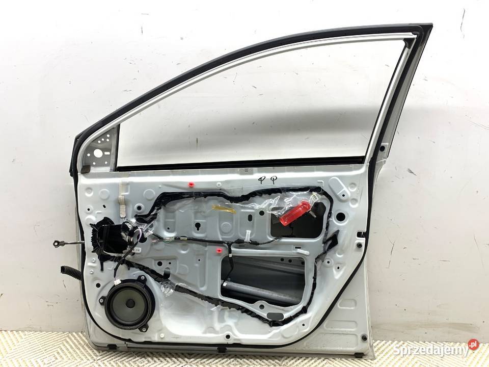 DRZWI PRAWY PRZÓD TOYOTA AURIS II Kombi 1318