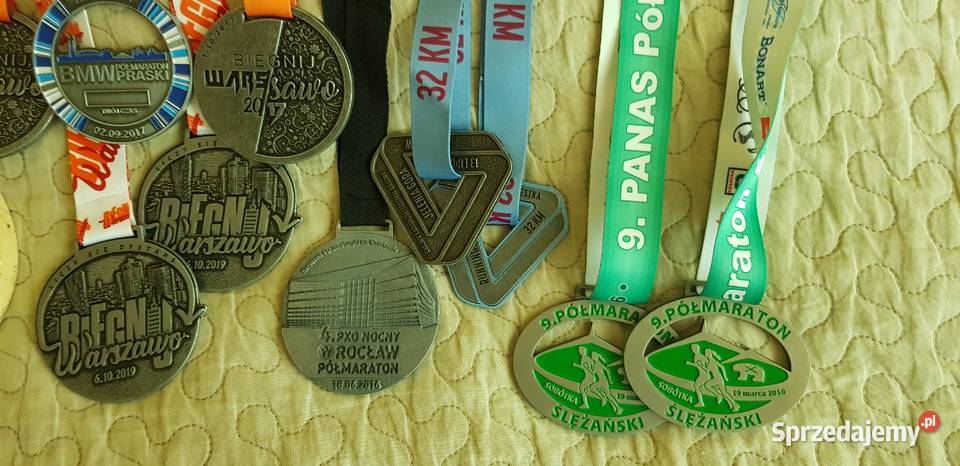 Medale biegowe 18 sztuk maraton półmaraton Pozostałe Warszawa sprzedam