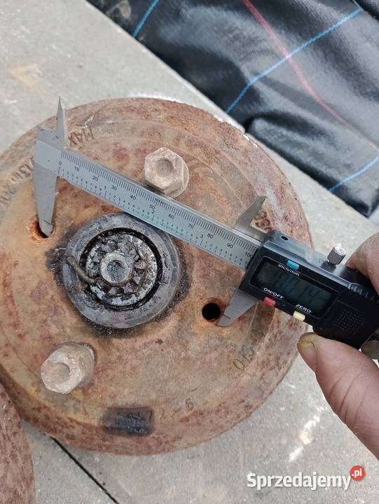 Oś przyczepki Części maszyn i innych pojazdów małopolskie Bobrek sprzedam