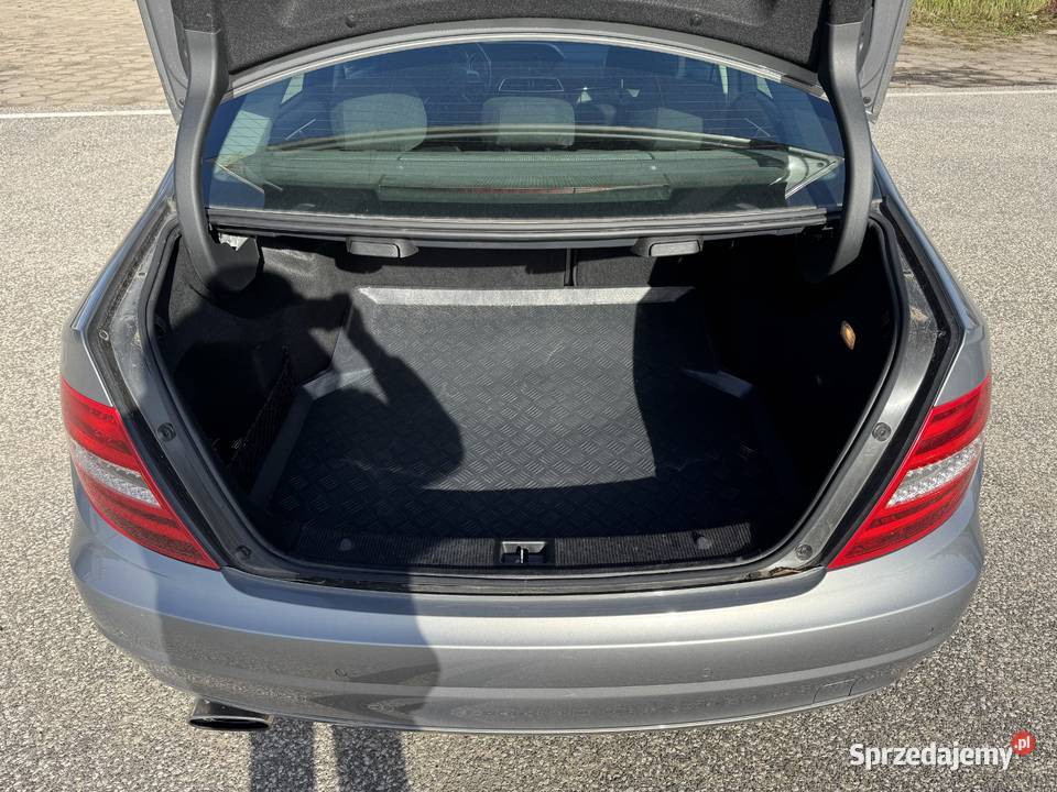 Mercedes C 18 BENZYNA Klimatronik Nawigacja Ledy
