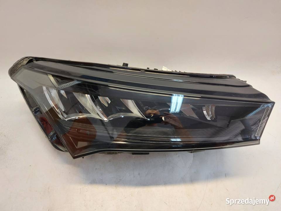 Skoda Enyaq 5LA iV60 LAMPA PRAWA PRZÓD RHD