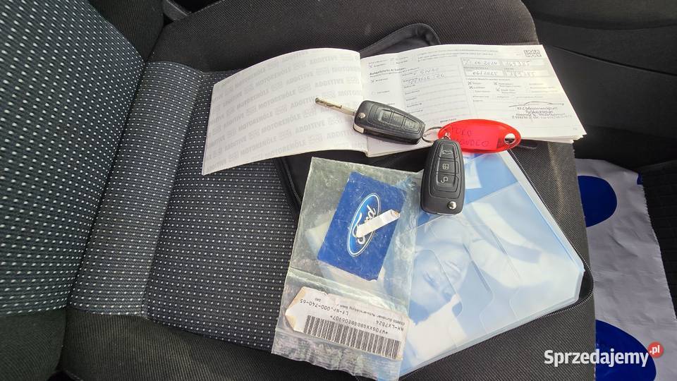 LIFT 16 Benzyna 120 Grzane fotele Czujniki PDC VAT marża Ford