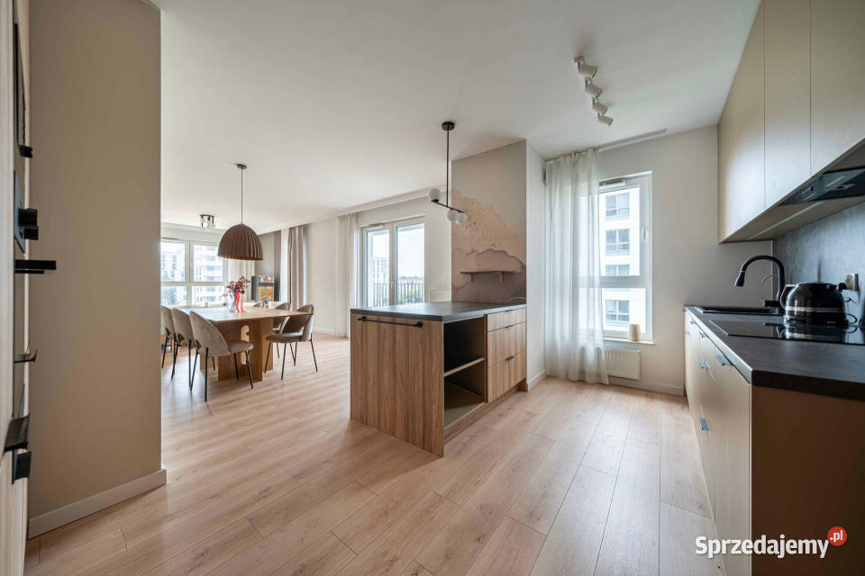 Na sprzedaż 4 pokojowy apartament Wieża Jeżyce Piętro 3 Sprzedaż Poznań
