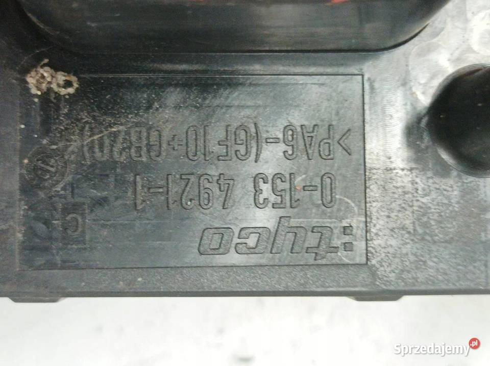 SKRZYNKA BEZPIECZNIKÓW 13145041 Opel Astra III osobowe