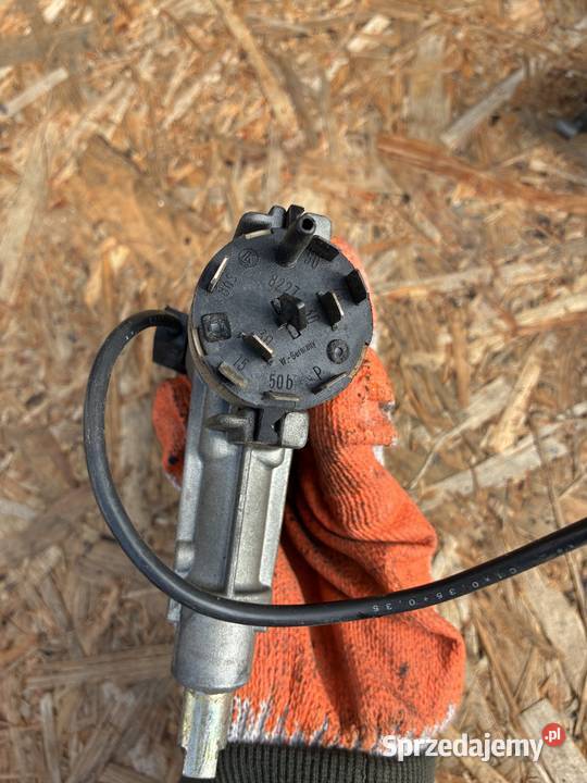 Stacyjka Kluczk Audi 80 B4 8A0905851 Pozostałe lubelskie Wisznice