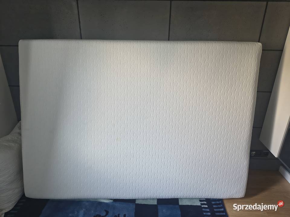 Materac z pianki termoelastycznej dwuosobowy 140 sprzedam