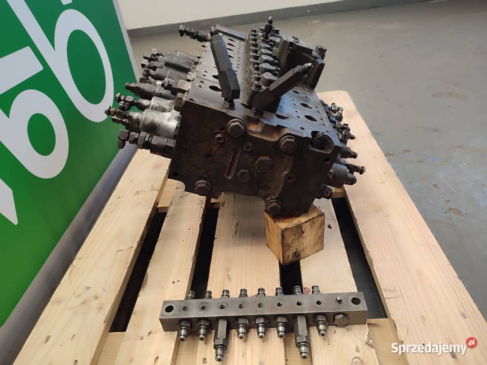 Rozdzielacz hydrauliczny 20Y6031212 7234611722 Motoryzacja Wilkowo