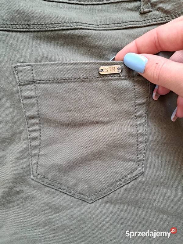 Krótkie zielone spodenki Stradivarius rozmiar 34 Trąbki Wielkie