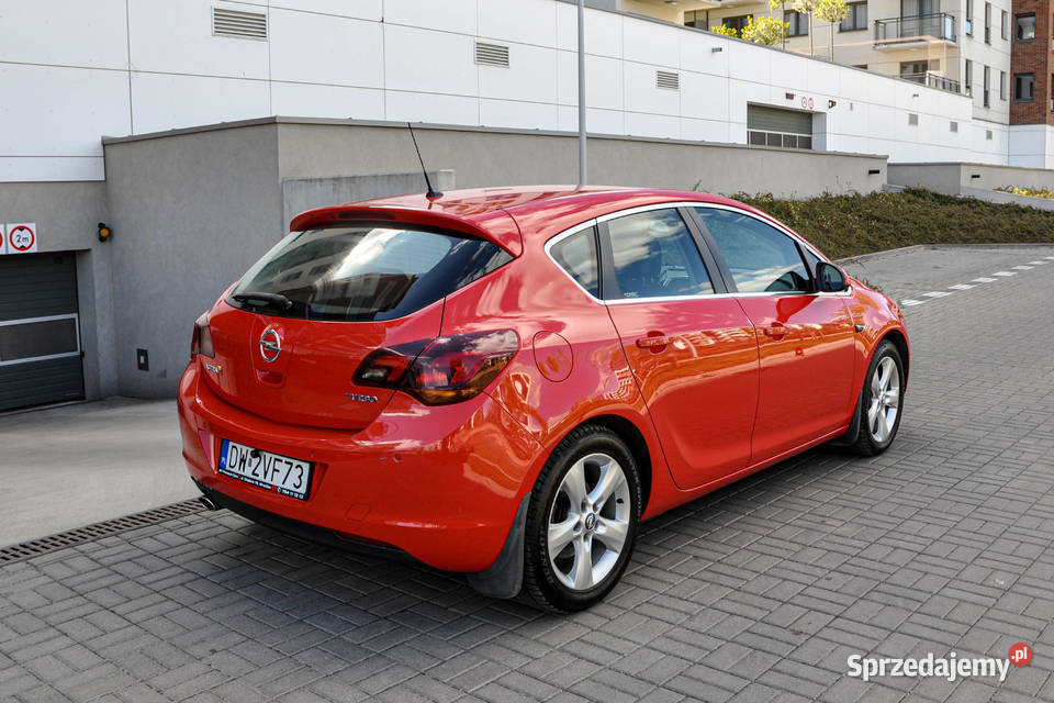 Opel Astra J 16T 180 LPG Bezwypadkowy nieuszkodzony