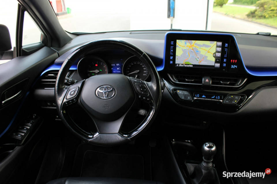 Toyota CHR BezwypadkowyBogata wersja autoalarm sprzedam