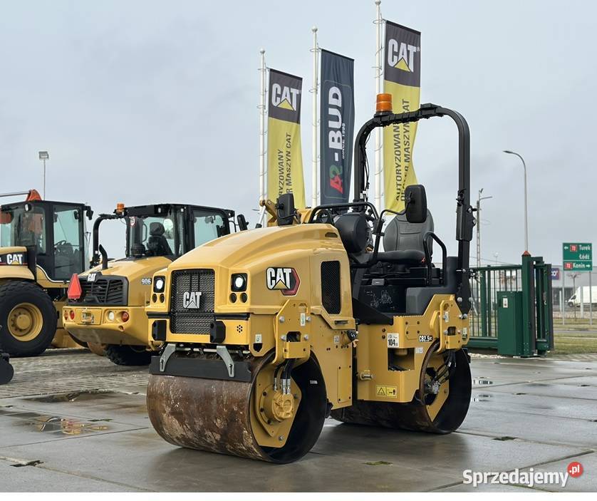 WALEC DROGOWY CATERPILLAR CB25 GC Rok produkcji 2025