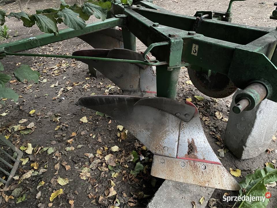 Pług 3 skibowy nieuszkodzony Pługi Zakrzew