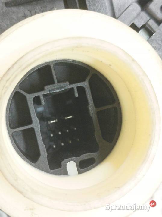 MECHANIZM SZYBY PRAWY TYŁ SEDAN E16 E17 E18 Rok produkcji 2019