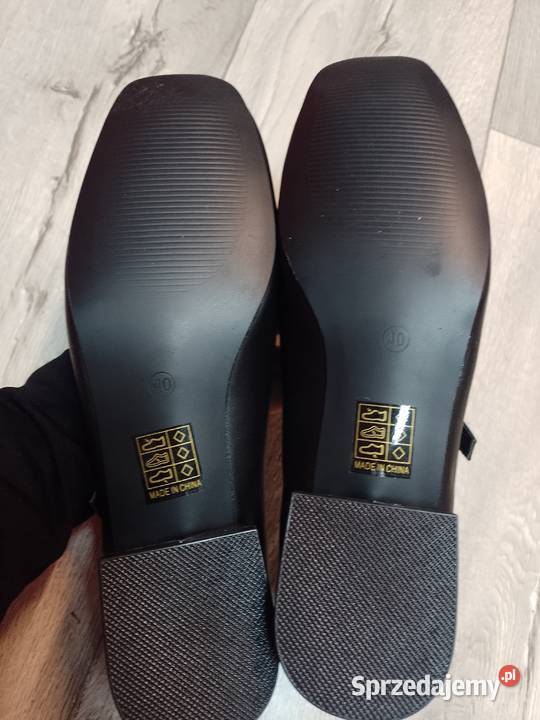 40 CzRnet niskie czółenka wieczorowe z podwójnym Kraków