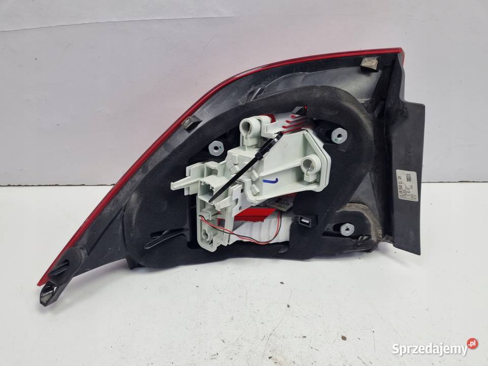 LAMPA PRAWA Volvo S60 II 1013r TYLNIA TYLNA Rudka