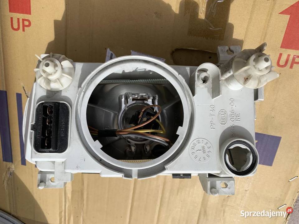Lampa reflektor Skoda Felicja 96 r HELLA prawy sprzedam