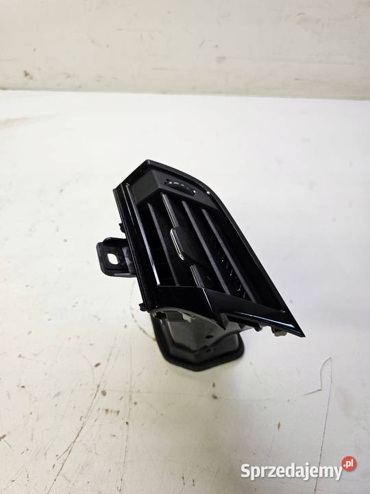 KRATKA NAWIEWU LEWA AUDI Q3 F3 83B820901 6 Przystajń
