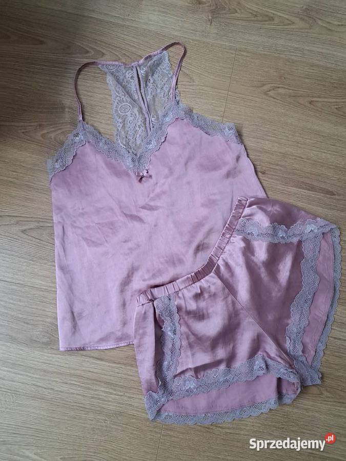 Pudroworóżowa piżamka satynowa z koronką rozmiar Trąbki Wielkie